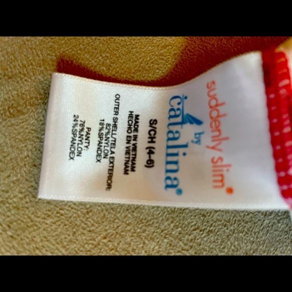 Cute halter red and white polka dot bathing suit. - Picture 4 of 4